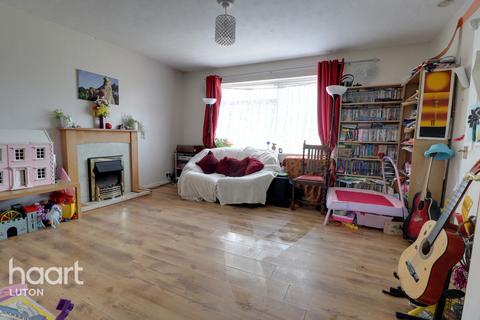 undefined, Gregories Close, Luton