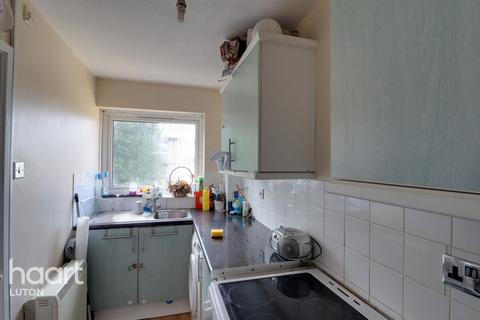 undefined, Gregories Close, Luton