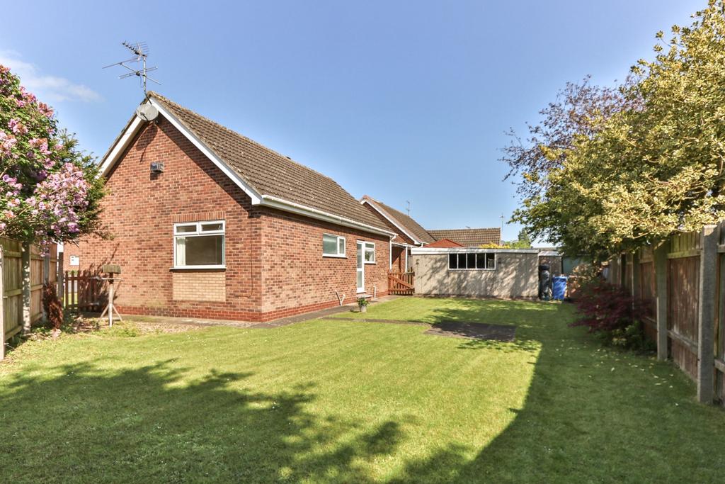 Cave Crescent, Cottingham, HU16 5LA 2 bed detached bungalow for sale £255,000