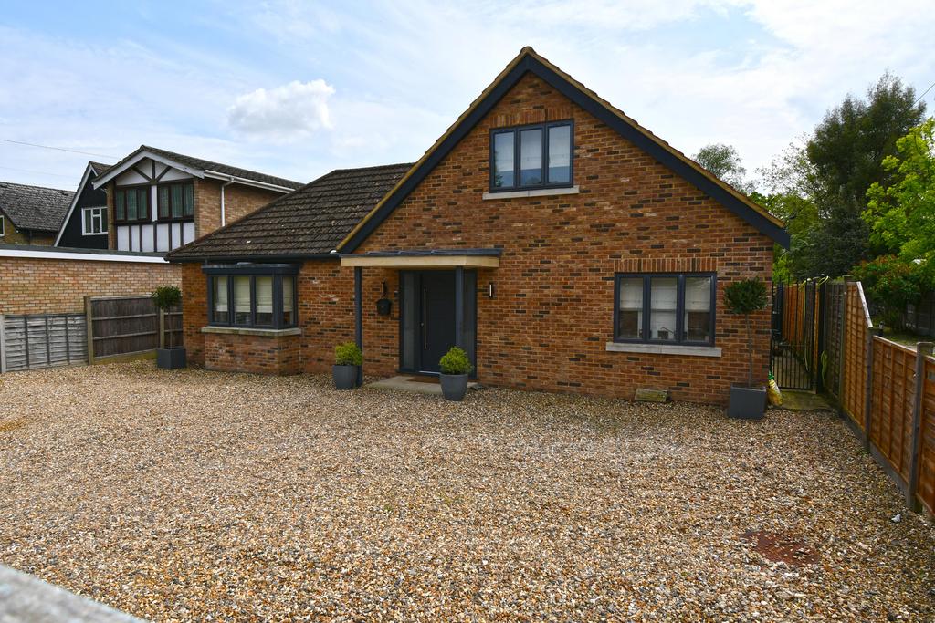 Old Nazeing Road, Broxbourne EN10 4 bed detached house for sale £999,995