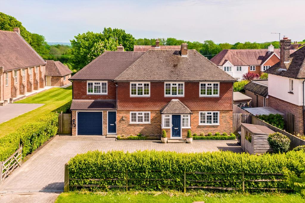 Dolphins, Maidstone Road, Matfield, Tonbridge, Kent, TN12 5 bed