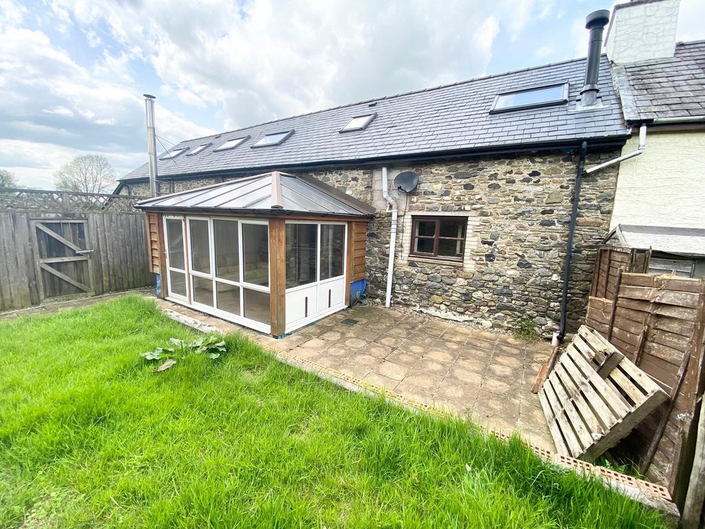 Cefn Gorwydd, Llangammarch Wells, Powys. 2 bed terraced house for sale