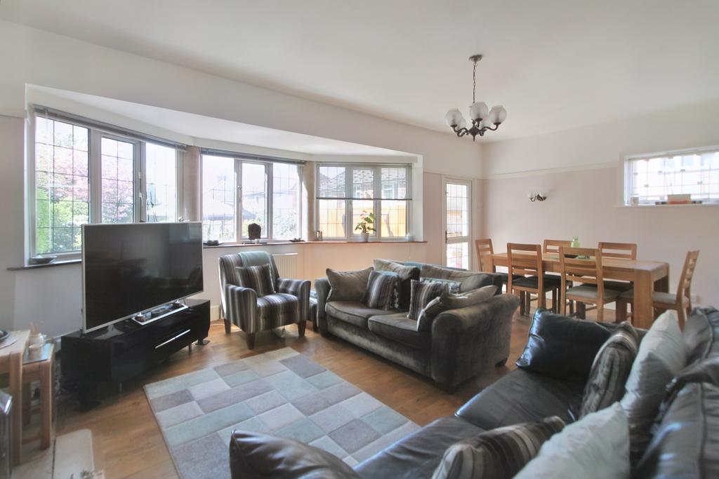 Oadby Hill Drive, Oadby, Leicester, LE2 5 bed semidetached house for