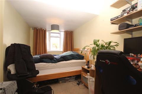 4 bedroom terraced house to rent, Guildford Park Avenue, Guildford, Surrey, GU2