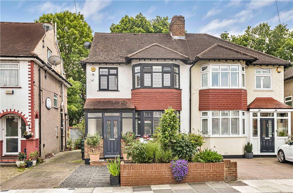 Wills Crescent, Whitton, Hounslow, TW3 4 bed semidetached house for