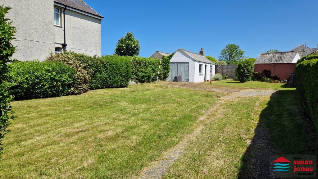 Lon Tyn Y Mur, Morfa Nefyn LL53 5 bed detached house for sale £325,000