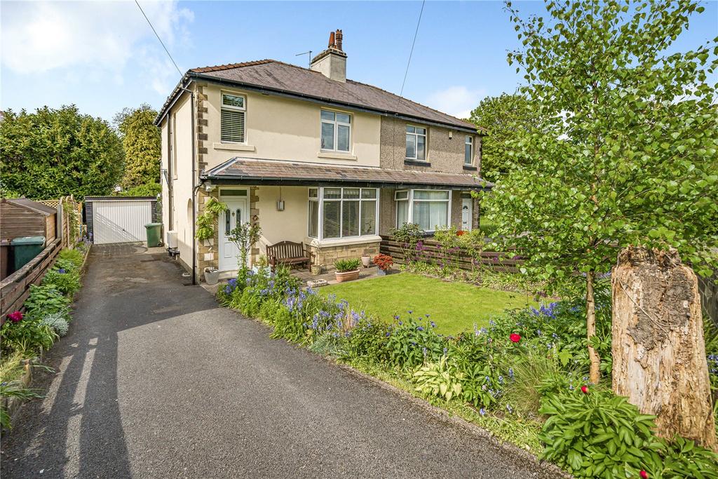 Longwood Avenue, Bingley, West Yorkshire, BD16 3 bed semidetached house £285,000