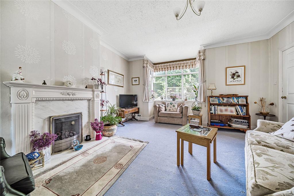 Longwood Avenue, Bingley, West Yorkshire, BD16 3 bed semidetached house £285,000