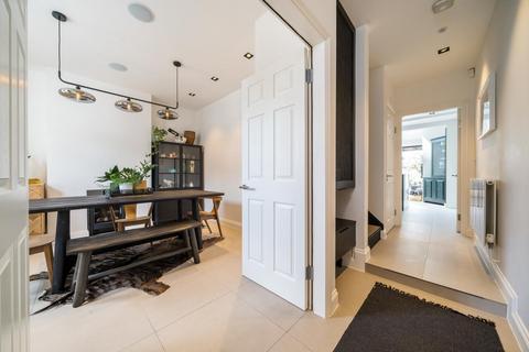 67 Pevensey Road, London, SW17 0HT