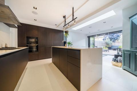 67 Pevensey Road, London, SW17 0HT