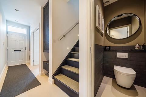 67 Pevensey Road, London, SW17 0HT