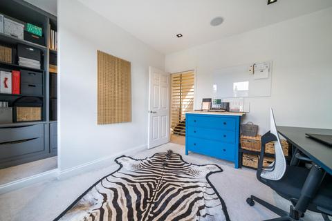 67 Pevensey Road, London, SW17 0HT