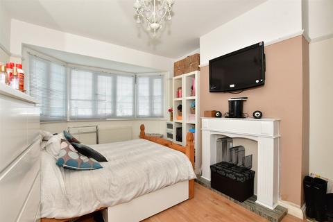 66 Leadale Avenue, London, E4 8AY