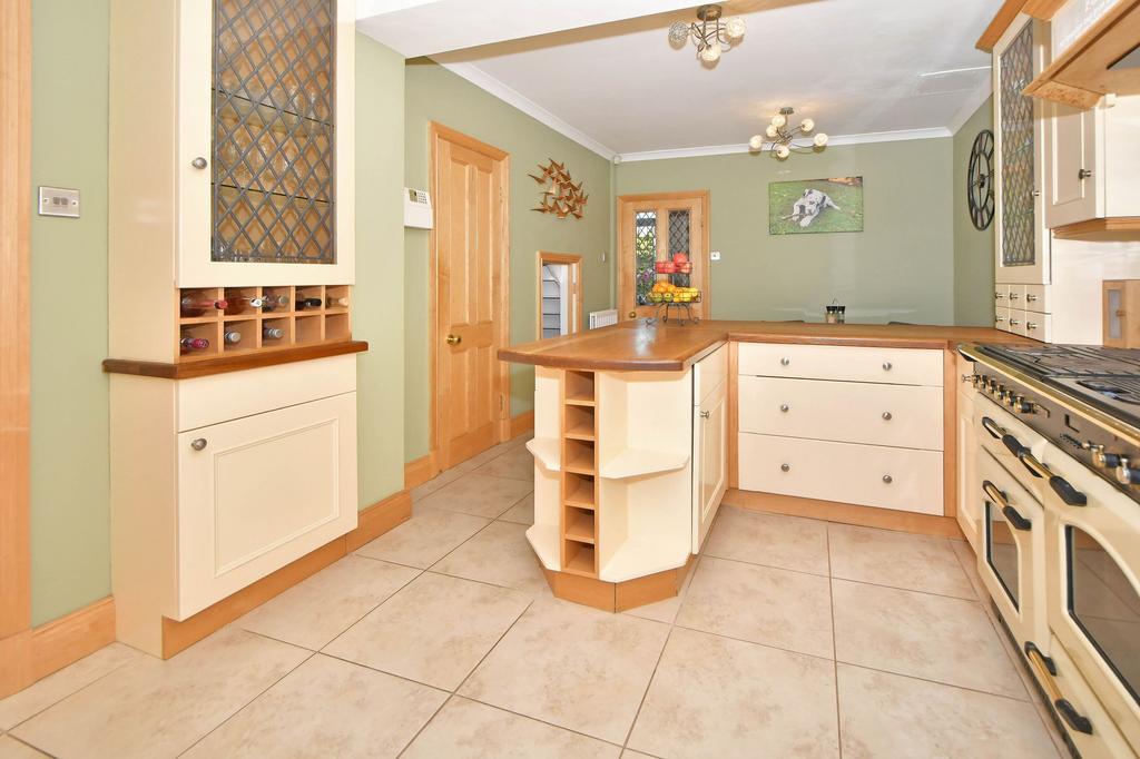 Dining kitchen