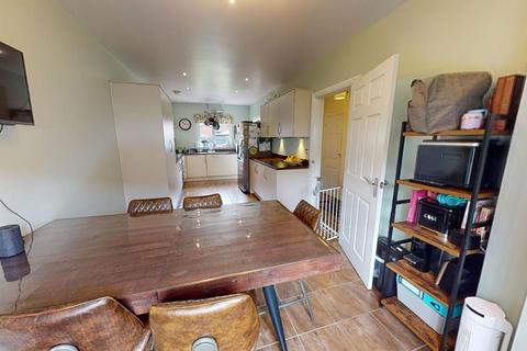 11 Bronte Close, Northampton, NN5 4WG
