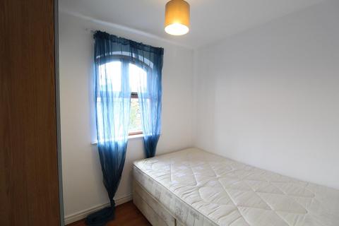 2 bedroom flat for sale, RIVERSIDE COURT, LEEDS, WEST YORKSHIRE, LS1