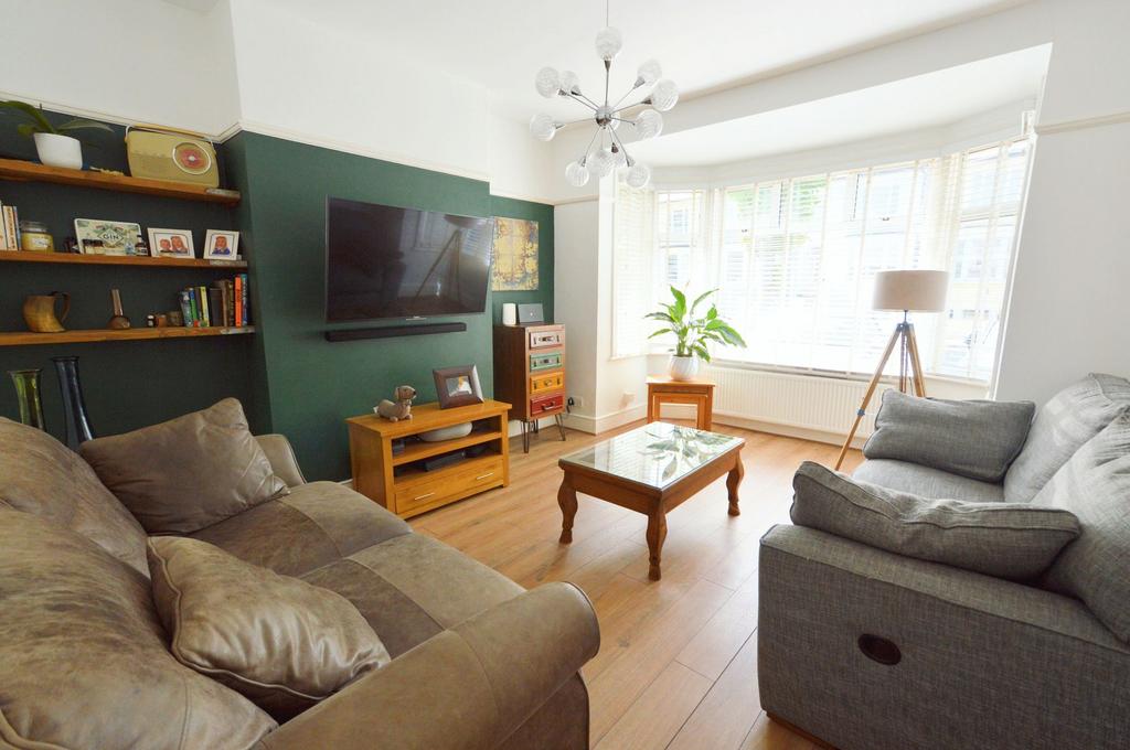Cambridge Road, SouthendOnSea, SS1 2 bed apartment for sale £270,000