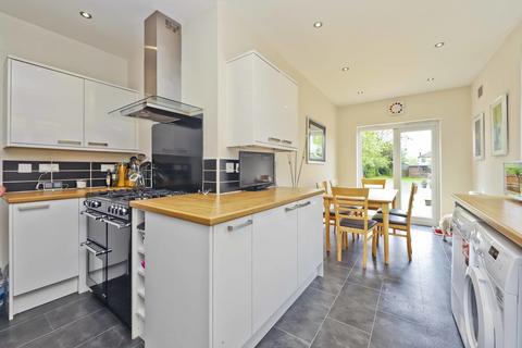 58 Abbotsbury Gardens, Pinner, HA5 1SX
