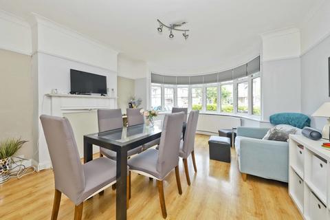 58 Abbotsbury Gardens, Pinner, HA5 1SX