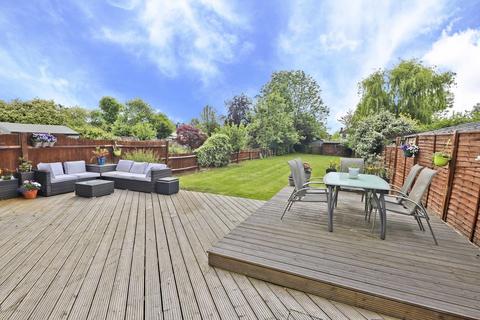 58 Abbotsbury Gardens, Pinner, HA5 1SX
