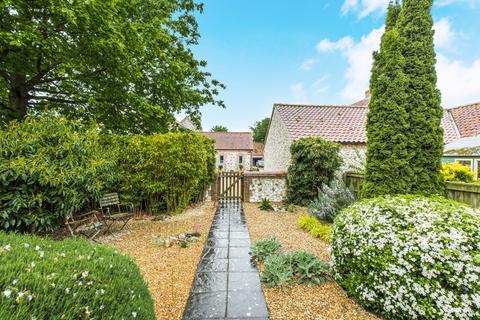 3 bedroom cottage for sale, 10 Harefields, Docking