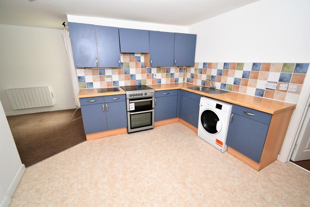 High Street, Ongar 1 bed apartment to rent £795 pcm (£183 pw)