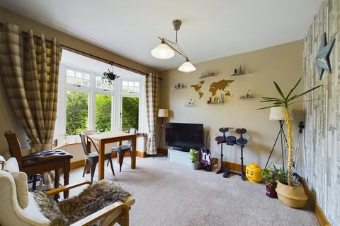 107 Henhurst Hill, Burton-on-trent, DE13 9SZ