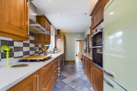 107 Henhurst Hill, Burton-on-trent, DE13 9SZ