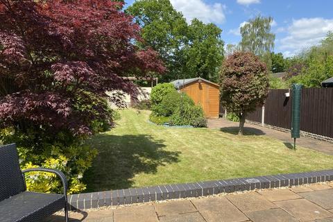 107 Henhurst Hill, Burton-on-trent, DE13 9SZ