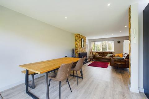 4 bedroom semi-detached house for sale - Shepherds Close, Loughborough