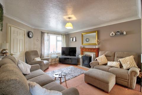 61 Primrose Close, Swindon, SN25 1QY