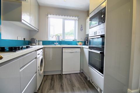 61 Primrose Close, Swindon, SN25 1QY