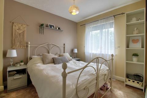 61 Primrose Close, Swindon, SN25 1QY