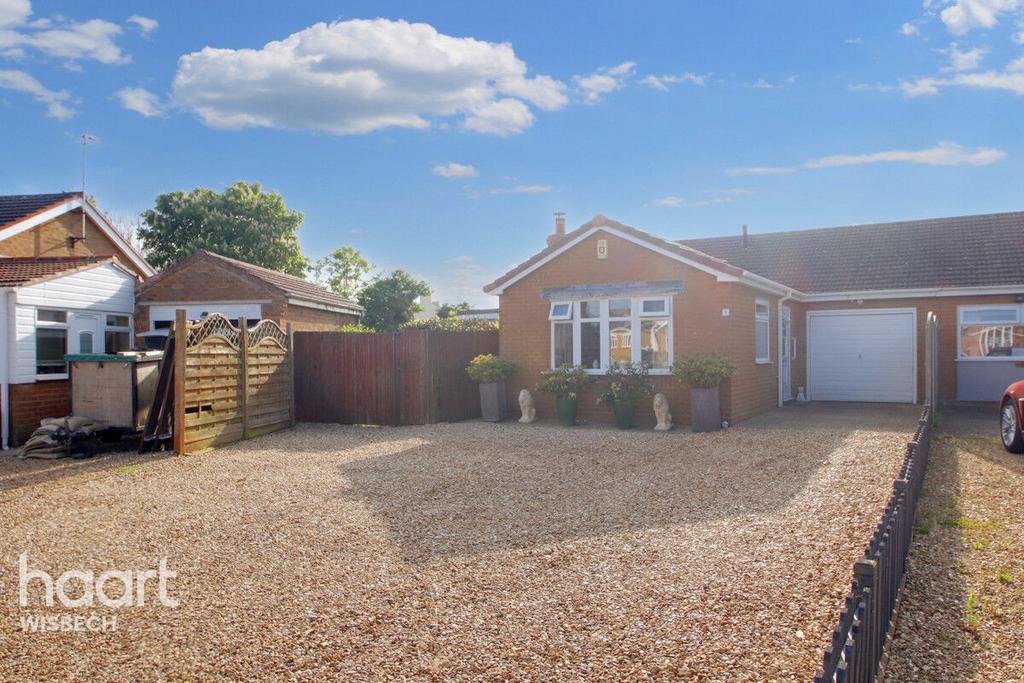 Pear Tree Crescent, Leverington 2 bed bungalow for sale £240,000
