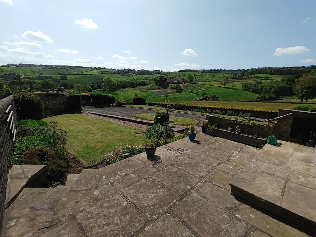 Yews Green, Clayton, Bradford 2 bed detached house £380,000