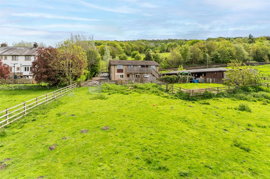 West Chevin Road, Otley, West Yorkshire, LS21 4 bed apartment for sale