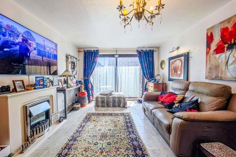 3 bedroom townhouse for sale - Gadwall Way, West Thamesmead