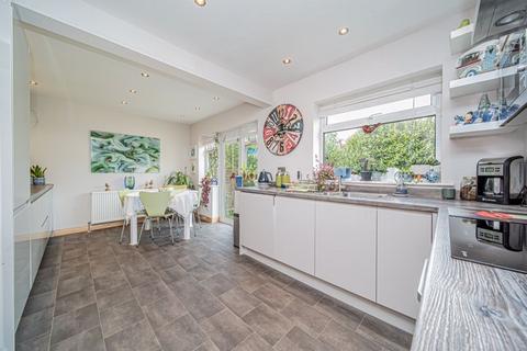 12 Highfield Close, Semington, Trowbridge, BA14 6JZ