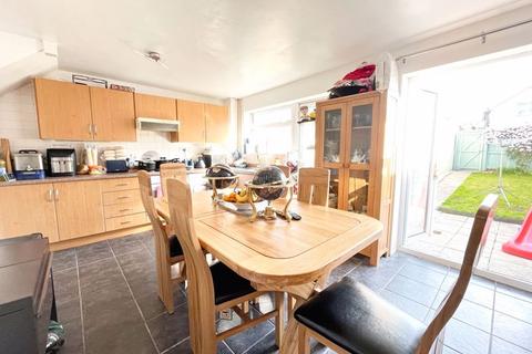 31 Druids Green, Cowbridge, CF71 7BP