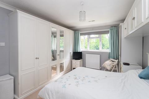 5 Chester Close, Dorking, RH4 1PP