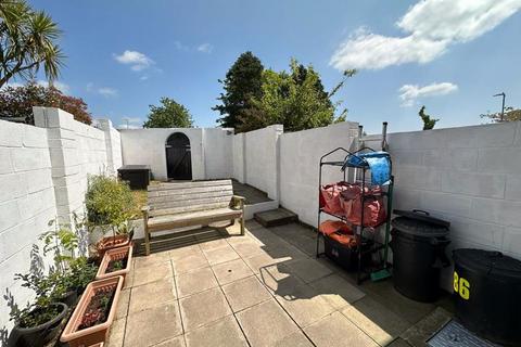 86 Eglos Road, Shortlanesend, Truro, TR4 9DR