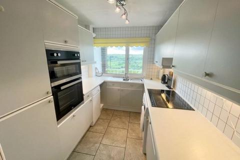 9, Eastwood Court Albert Promenade, Halifax, HX3 0HP