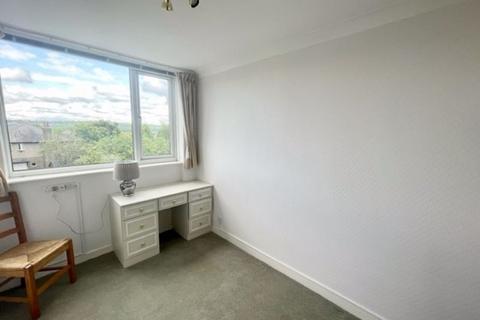 9, Eastwood Court Albert Promenade, Halifax, HX3 0HP
