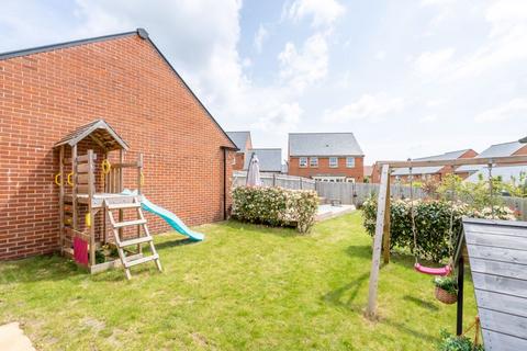 3 bedroom detached house for sale, Salvadori Gardens, Chichester, Detached, 3 bedrooms