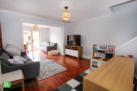 28 Glamis Close, Cheshunt, Waltham Cross, EN7 6JB