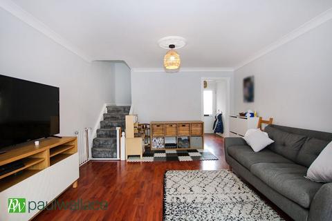28 Glamis Close, Cheshunt, Waltham Cross, EN7 6JB