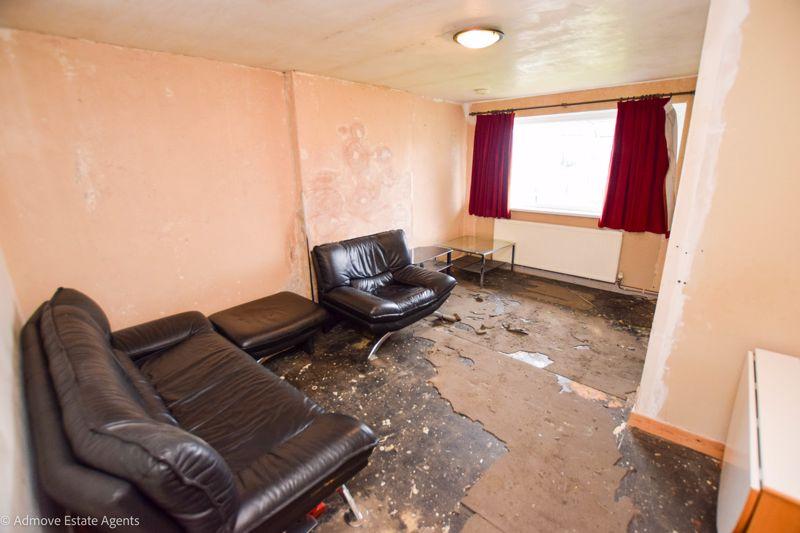 Daresbury Avenue, Altrincham, WA15 8JD 3 bed semidetached house for