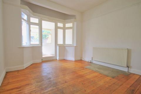 136 Wadham Gardens, Greenford, UB6 0BT
