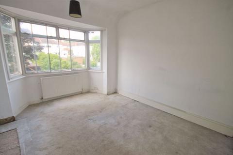 136 Wadham Gardens, Greenford, UB6 0BT