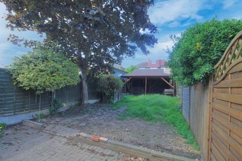 136 Wadham Gardens, Greenford, UB6 0BT